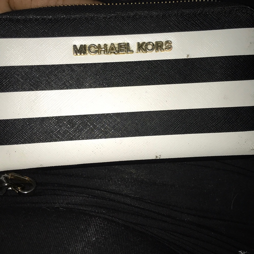 Michael kors wristlet